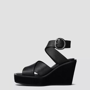 New! Rag & Bone Santiago Crisscross Platform Sandal
Size EU 41; US 11